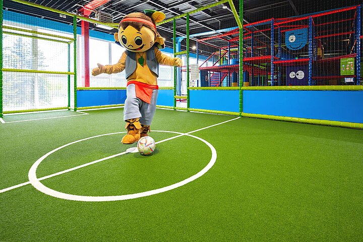 YOKI AHORN Tobe-Paradies mit Fußballplatz